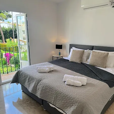 Modern 2 Bed In Benavista, Pool & Terrace *