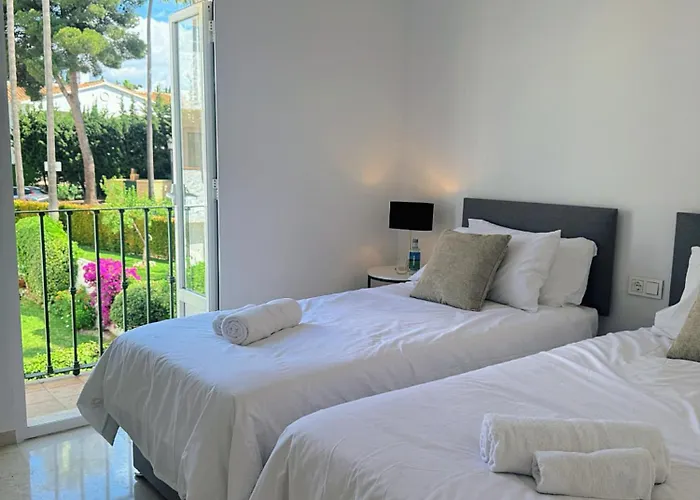 2 Bed In Bena Vista, * Estepona