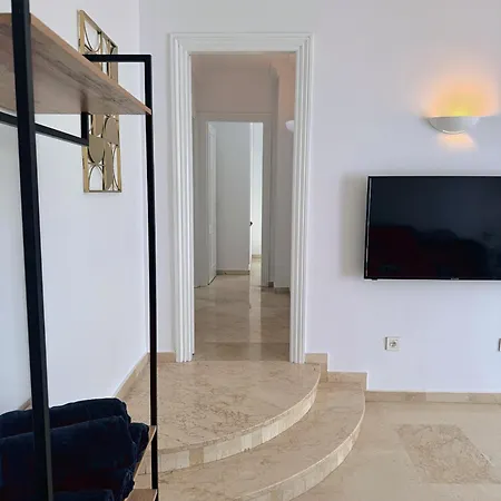 Modern 2 Bed Apartment In Benavista, Pool & Terrace * 에스테포나