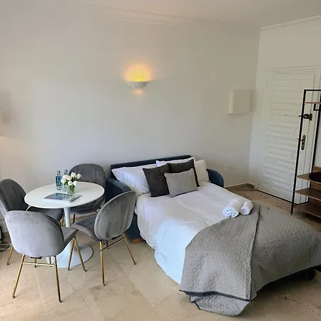Modern 2 Bed Apartment In Benavista, Pool & Terrace 아파트 에스테포나