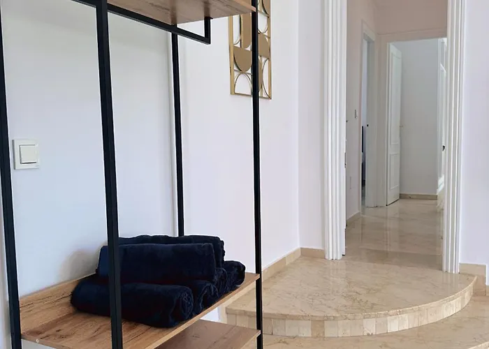 2 Bed In Bena Vista, *